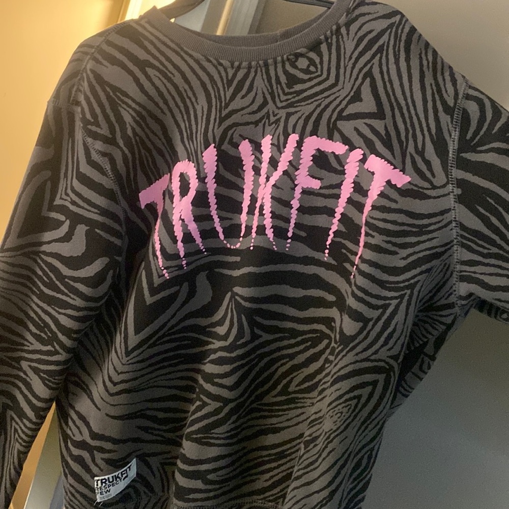Mens trukfit crewneck sweater size L